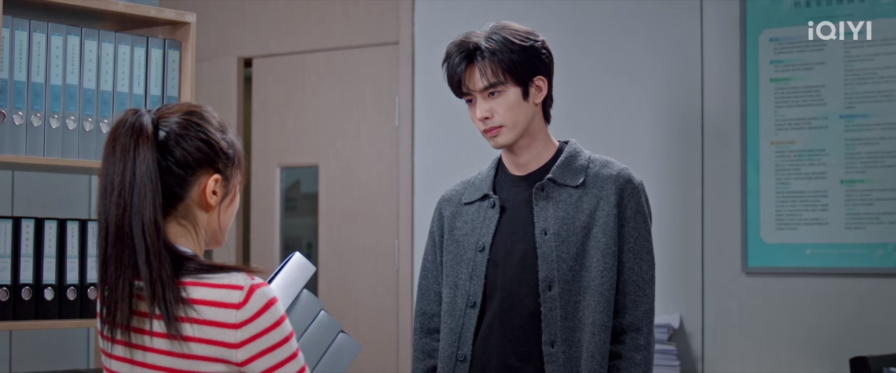 Zhao Jinmai dan Song Weilong dalam drama Shine on Me