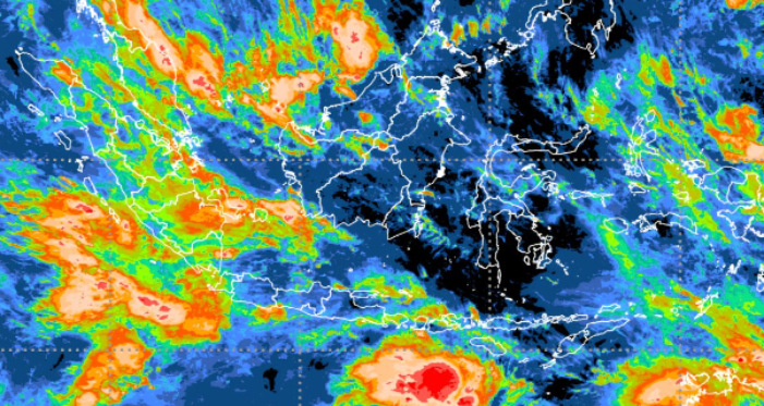 Libur Nataru 2025/2026, BMKG minta warga NTB dan Lombok waspada hujan lebat dan angin kencang akibat dinamika cuaca ekstrem.