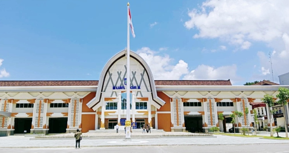 Gubernur NTB Lalu Muhamad Iqbal telah menetapkan UMK kabupaten/kota se-NTB untuk diberlakukan mulai 1 Januari 2026.