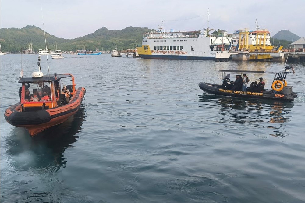Cuaca ekstrem menjadi penghambat tim SAR (search and rescue) gabungan dalam upaya pencarian hari kedua empat turis asal Spanyol yang hilang di perairan Selat Padar, Manggarai Barat, NTT.