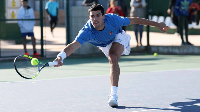Latihan keras Carlos Alcaraz jelang musim 2026. Petenis peringkat 1 dunia ini membidik gelar ATP Akhir Tahun dan Australian Open.