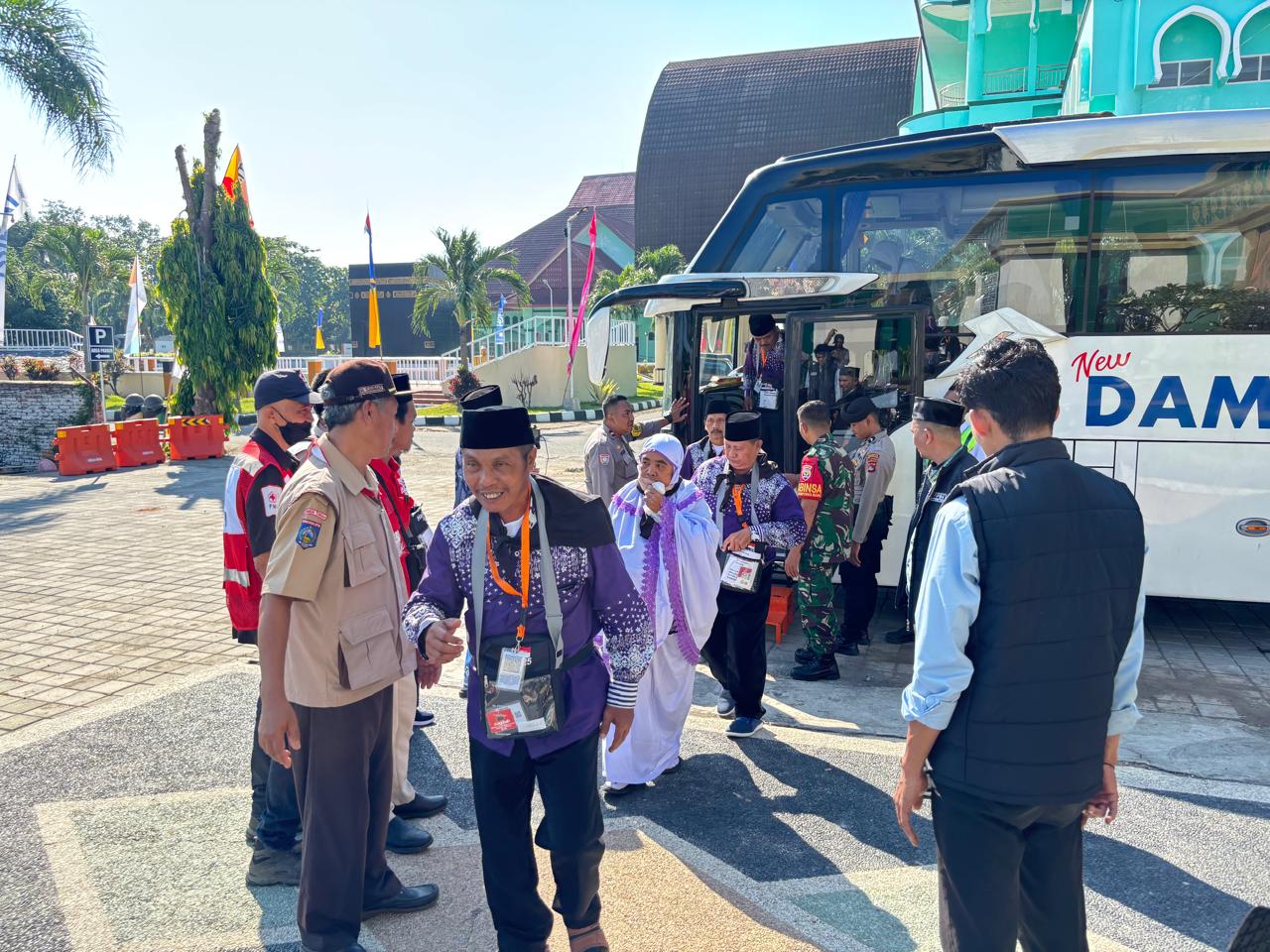 HARUS LEBIH BAIK: Pelaksanaan ibadah haji musim 2025 bagi warga NTB, diberangkatkan dari UPT Asrama Haji Embarkasi Lombok, beberapa waktu lalu.