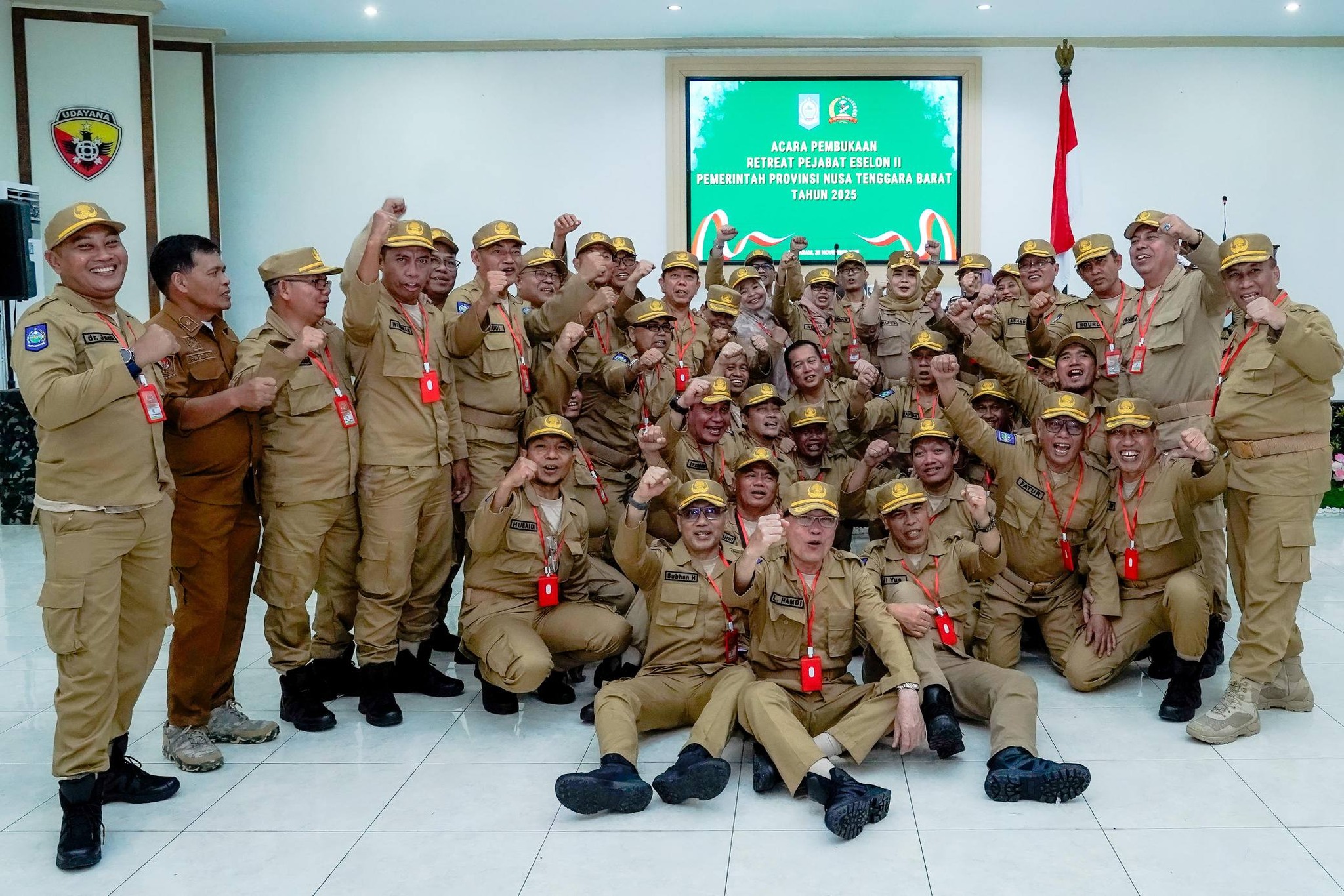 Gubernur NTB Lalu Muhamad Iqbal bersama kepala OPD saat kegiatan Retreat Pejabat Eselon II Pemprov NTB Tahun 2025 di Korem 162/Wira Bhakti, akhir November lalu.
