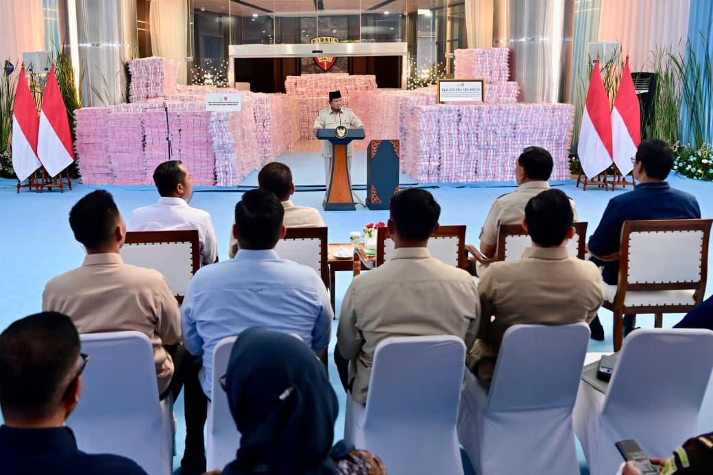 Sebuah momen emosional dan penuh penekanan integritas terjadi di Gedung Utama Kompleks Kejaksaan Agung RI.  Dalam acara penyerahan laporan capaian Satgas Penertiban Kawasan Hutan (Satgas PKH) 2025.