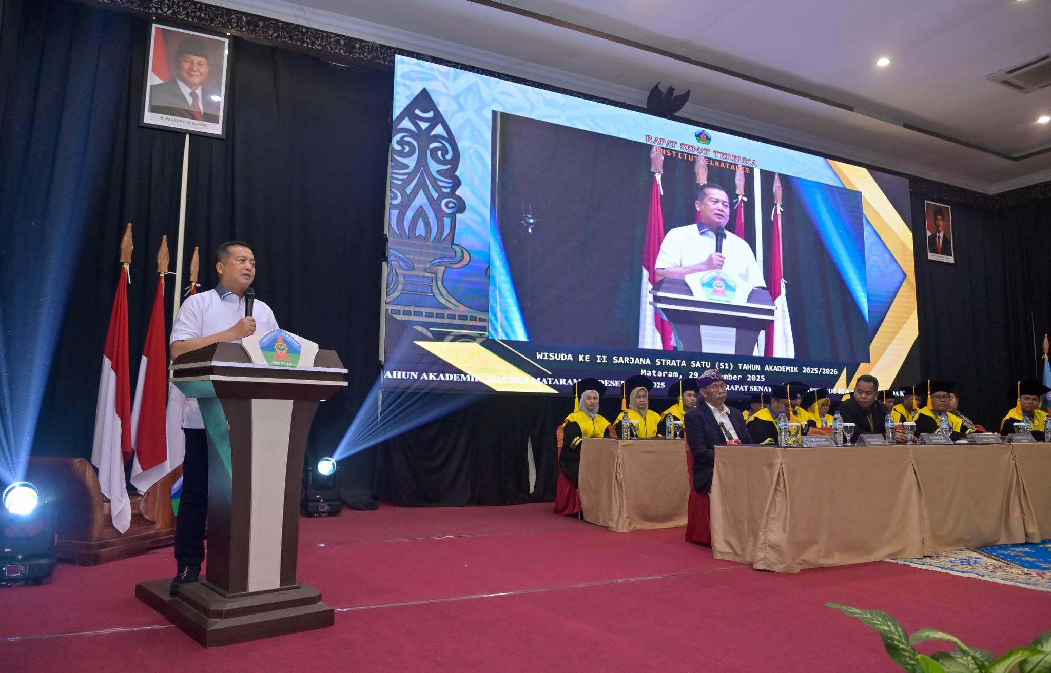 Gubernur NTB, Lalu Muhamad Iqbal, memberikan pesan menohok bagi para lulusan perguruan tinggi saat menghadiri Wisuda Sarjana Angkatan ke-II Institut Elkatarie di Hotel Grand Madani, Mataram.
