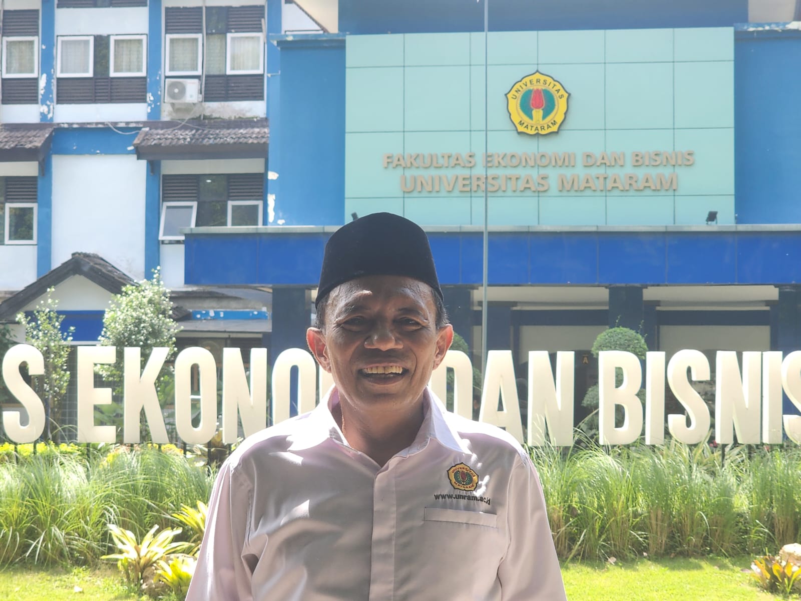 Associate Professor Dr. Iwan Harsono, S.E., M.Ec Dosen Pascasarjana Universitas Mataram