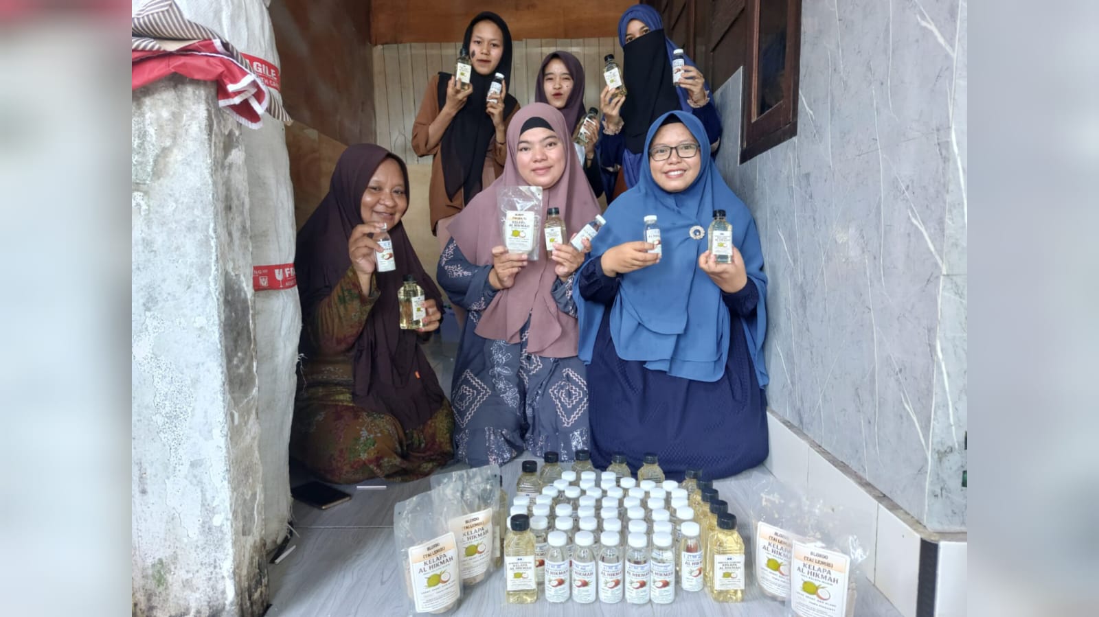Foto bersama tim dosen UMMAT yang melaksanakan kegiatan PKM, di Desa Pemenang Timur, Kecamatan Pemenang, Kabupaten Lombok Utara, belum lama ini.