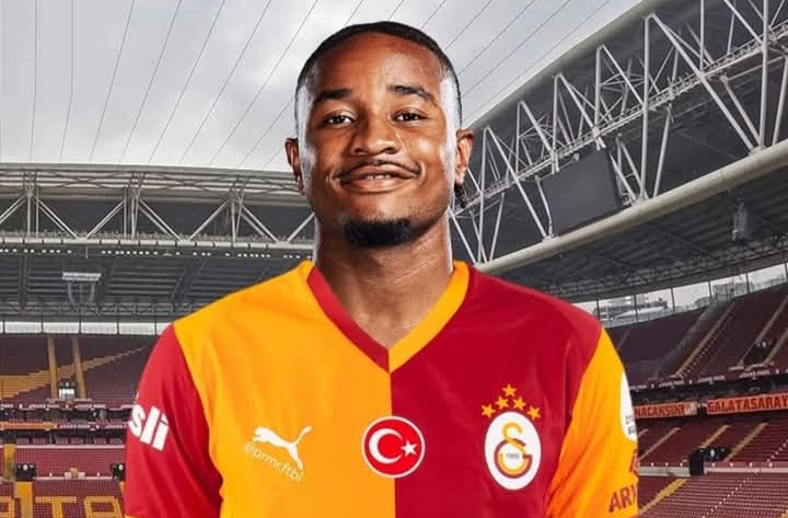 Striker AC Milan Christopher Nkunku, yang dikaitkan dengan Galatasaray.