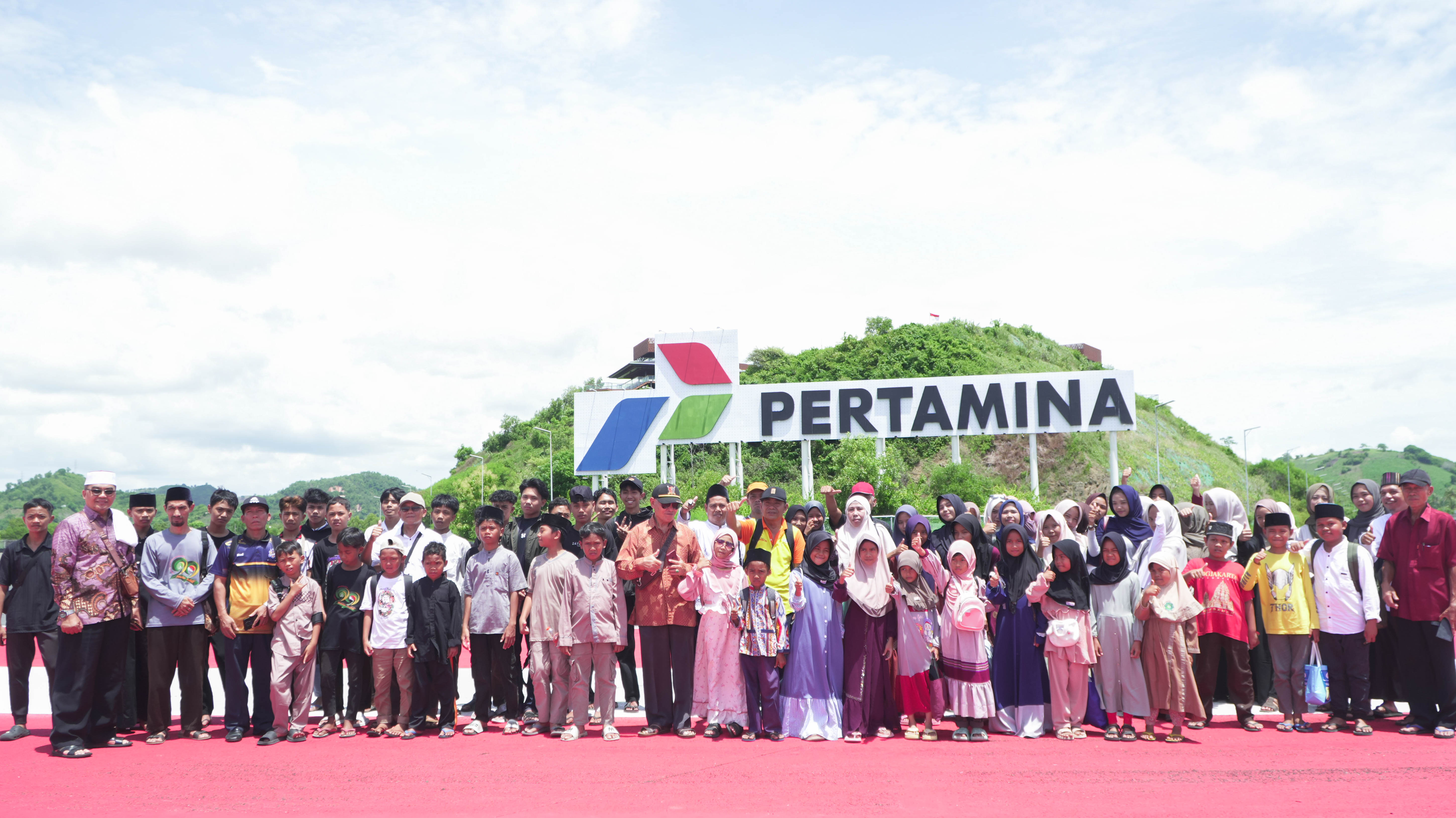 Pertamina Mandalika International Circuit menerima kunjungan istimewa dari Yayasan Siti Khadijah, pengelola Panti Asuhan Ampera, Kecamatan Pringgasela, Lombok Timur, pada Sabtu (3/1/2026)