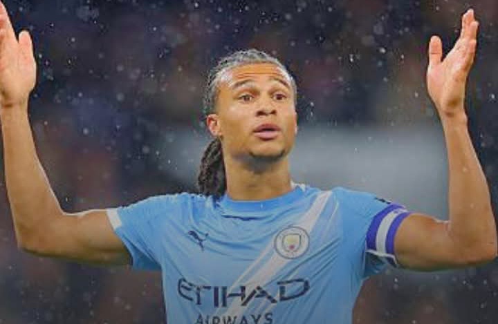 Nathan Ake dari Manchester City masuk dalam daftar opsi AC Milan.