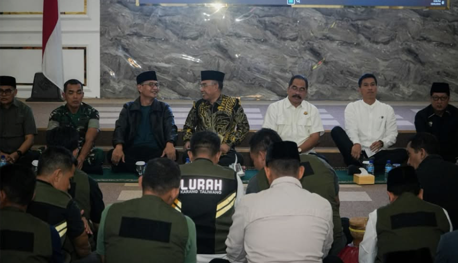Wali Kota dan Wakil Wali Kota, bersama jajaran Forkopimda saat malam pergantian tahun.