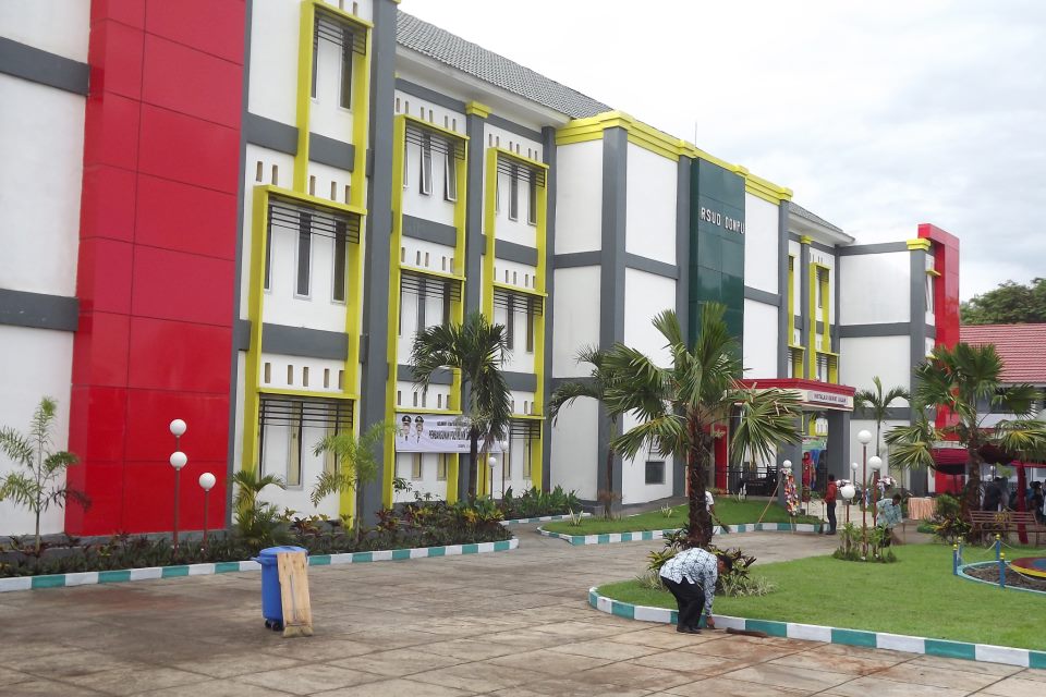 PENYUMBANG PAD: RSUD Dompu memberikan kontribusi signifikan terhadap PAD.