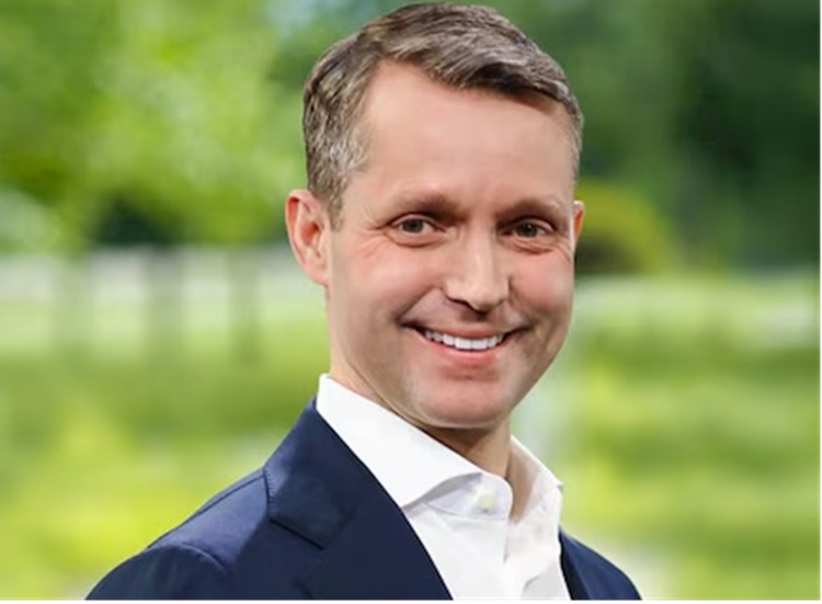 Presiden dan CEO Nokia JUSTIN HOTARD