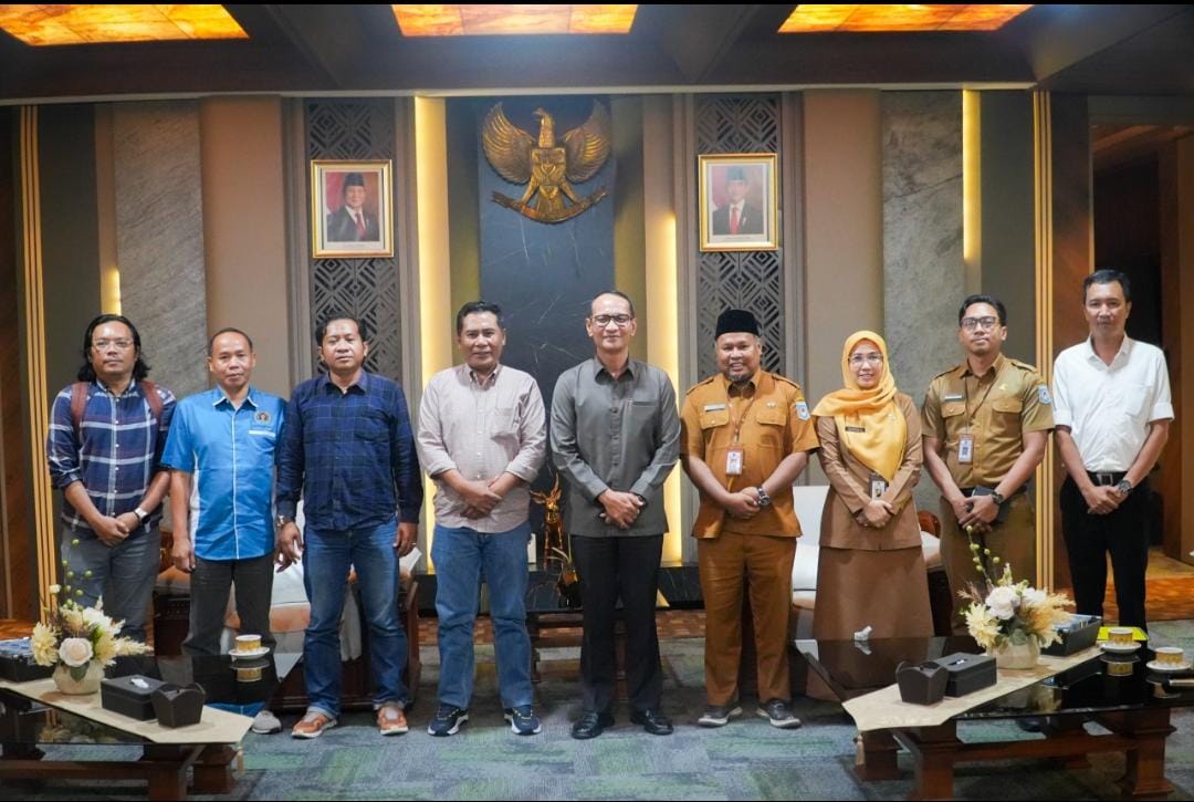 Wali Kota Mataram Mohan Roliskana terima audiensi PWI terkait Anugerah Kebudayaan HPN PWI 2026.