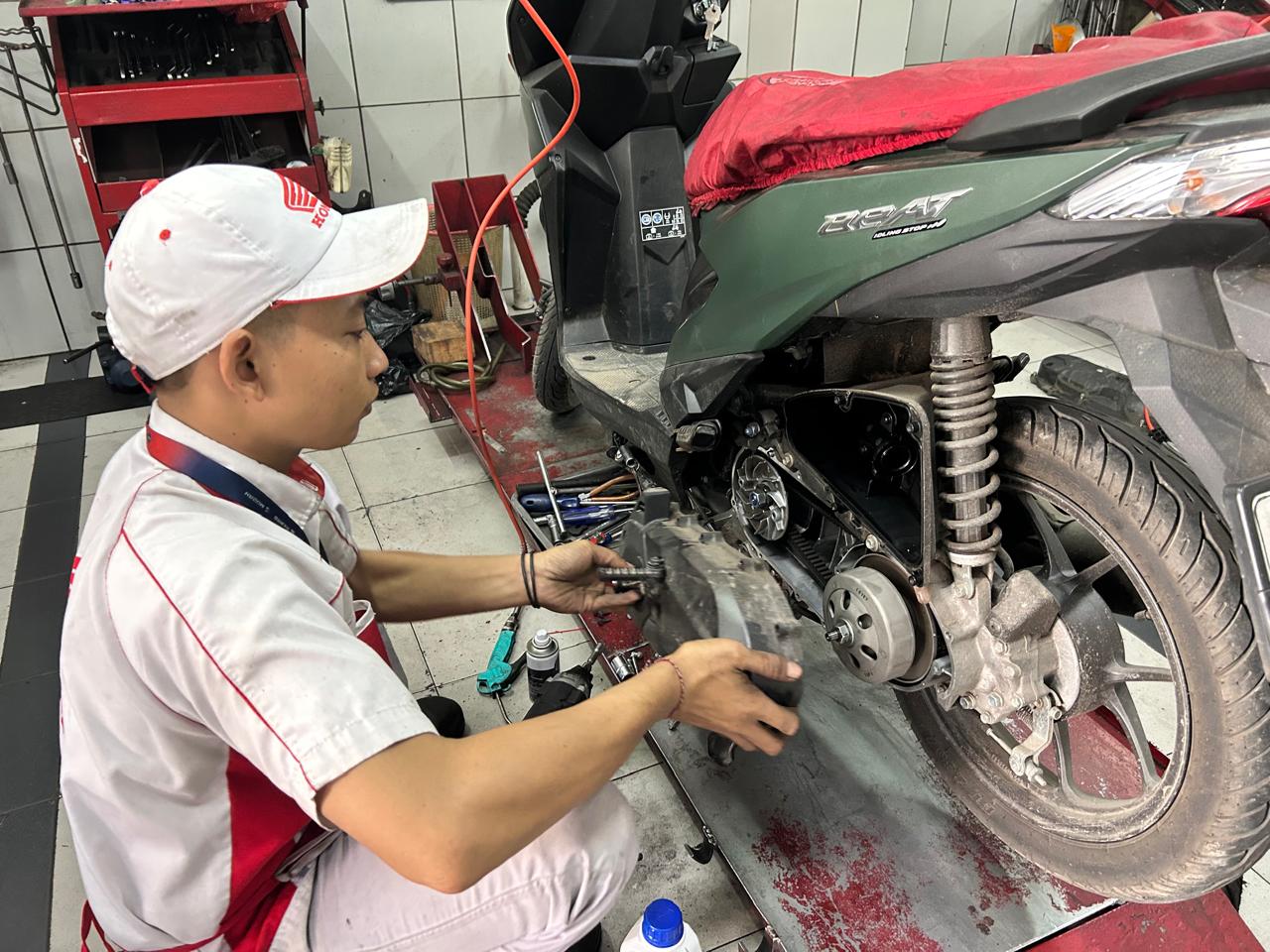Astra Motor NTB menilai pemahaman dasar soal servis dan tune up motor menjadi kunci agar pengendara tidak salah langkah dalam menjaga kondisi kendaraan, terutama di tengah mobilitas harian.