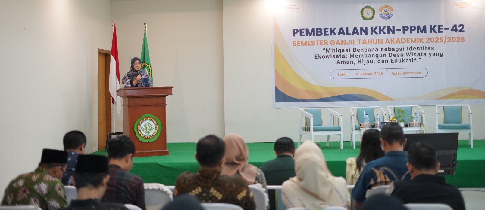 Suasana pembekalan KKN-PPM ke-42 semester ganjil tahun akademik 2025/2026 di Aula Abdurrahim Unizar, Sabtu (10/1). KKN-PPM Unizar angkat mitigasi bencana, dorong desa wisata aman dan berkelanjutan.