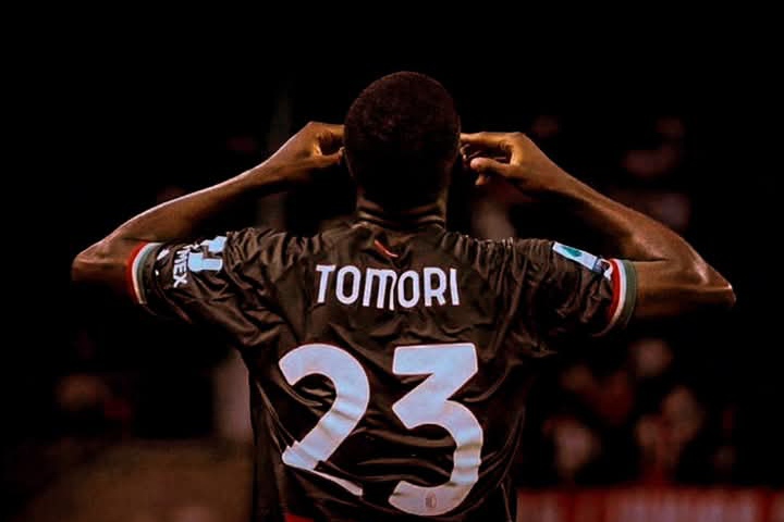 Bek AC Milan Fikayo Tomori.