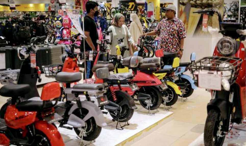 Foto ilustrasi. Sepeda listrik dan motor listrik semakin digandrungi masyarakat