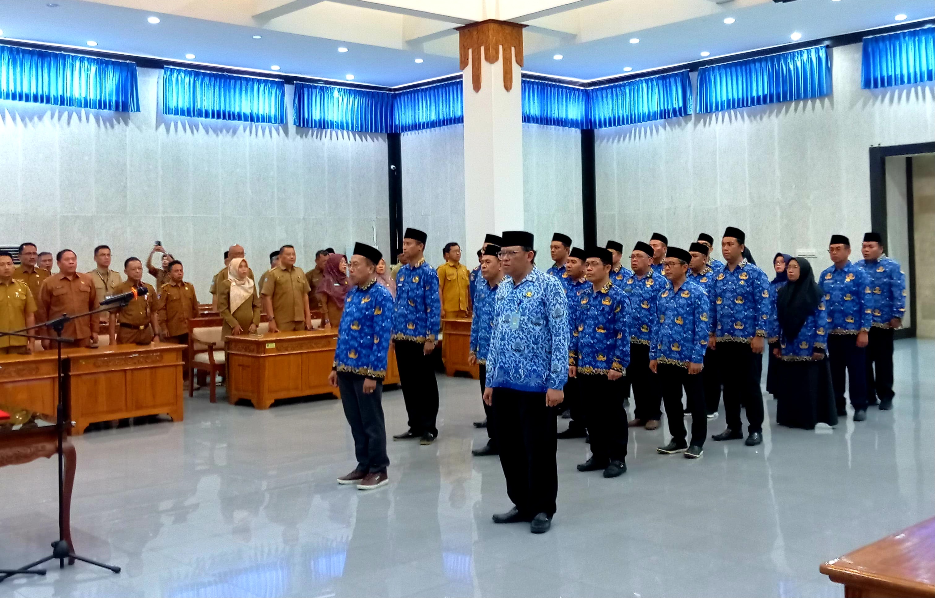 MUTASI: Sebanyak 23 pejabat eselon III Pemkab Lombok Barat kembali dimutasi, Senin (12/1).