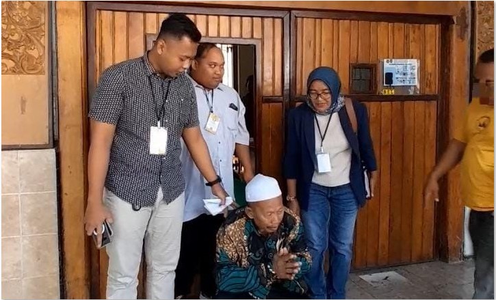 Masir kini lebih banyak dihabiskan di rumah untuk beristirahat dan menerima tamu, mulai kerabat hingga pejabat. Keluarga bakal berperan aktif mencegah kakek 71 tahun itu melakukan kesalahan serupa.