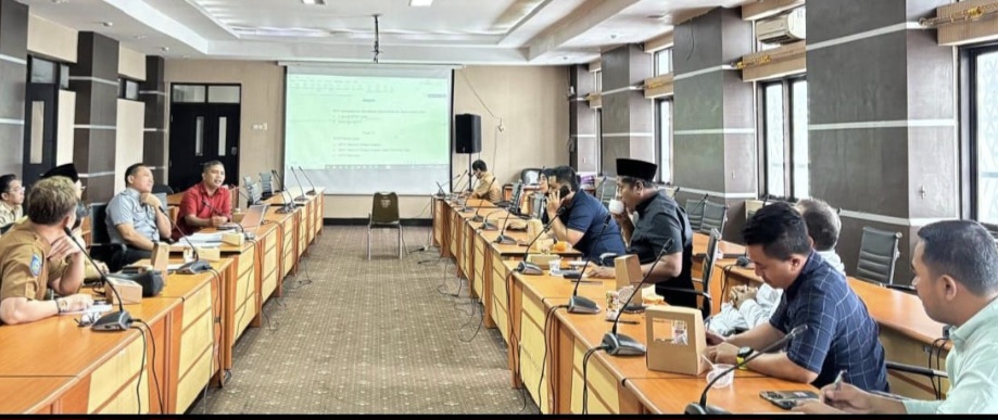 Bapemperda DPRD NTB mulai membahas Raperda tentang Tambang dan Minerba, Senin (12/1).