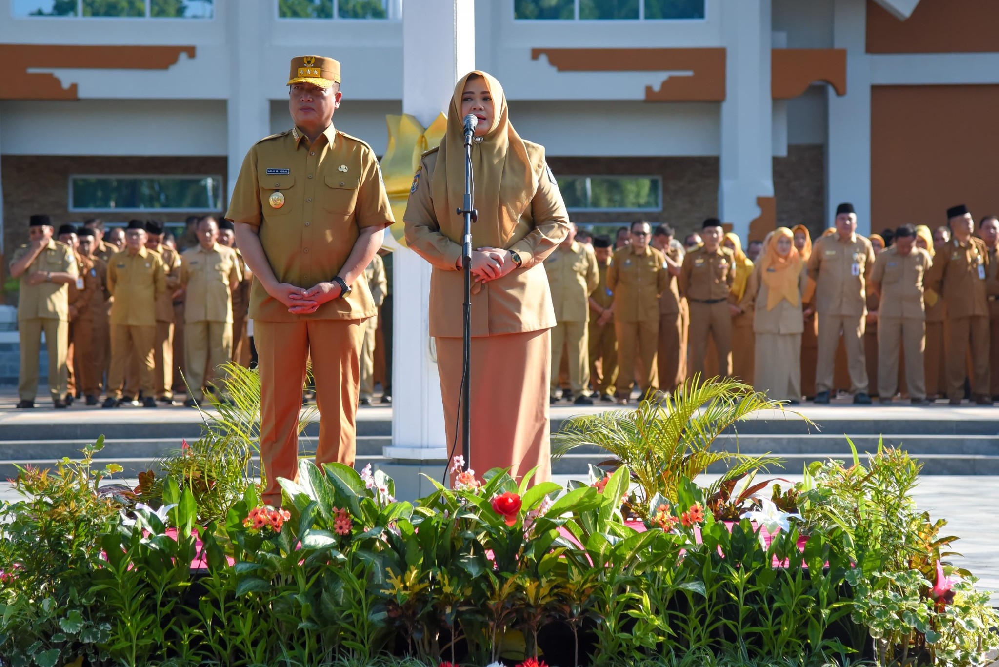 Gubernur NTB Lalu Muhamad Iqbal dan Wakil Gubernur NTB Indah Dhamanyanti Putri, saat menyampaikan arahan di depan kepala OPD lingkup Pemprov NTB, beberapa waktu lalu.