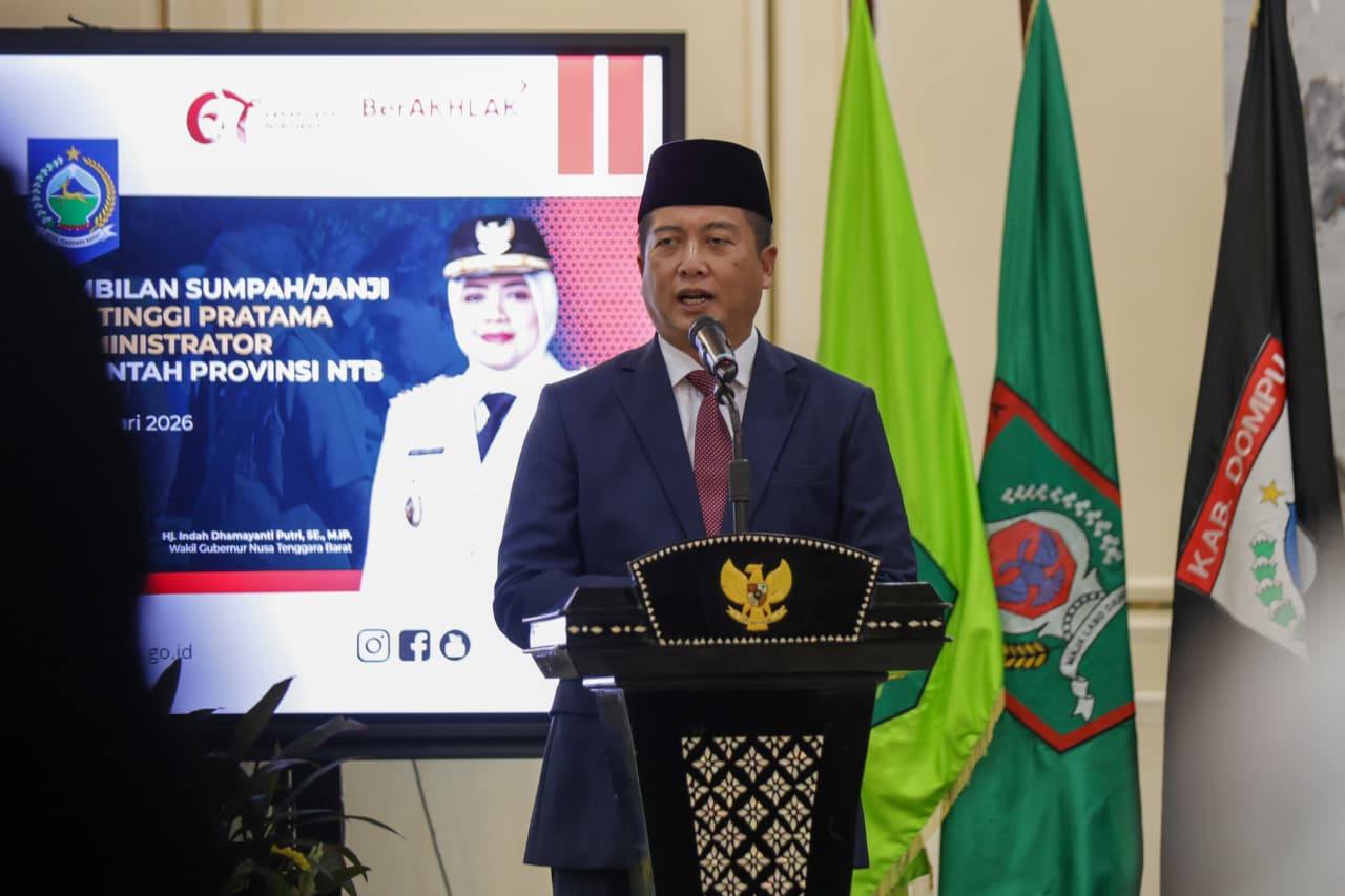 MOTIVASI: Gubernur NTB Lalu Muhamad Iqbal saat memberikan arahan, usai melantik dan mengambil sumpah jabatan sejumlah pejabat eselon II dan eselon III lingkup Pemprov NTB, pekan lalu.