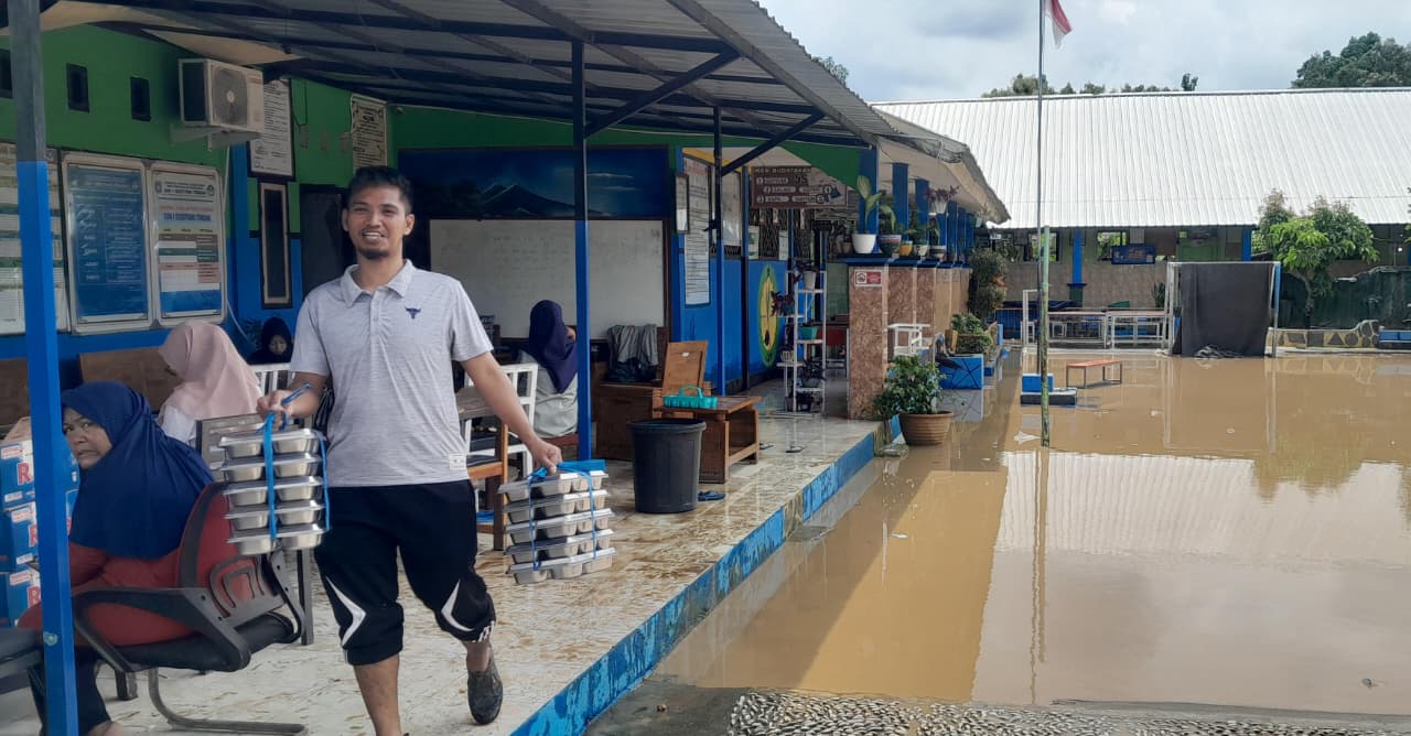 TERDAMPAK BANJIR: SDN 1 Sekotong Tengah meliburkan siswa sekolah akibat dampak banjir.