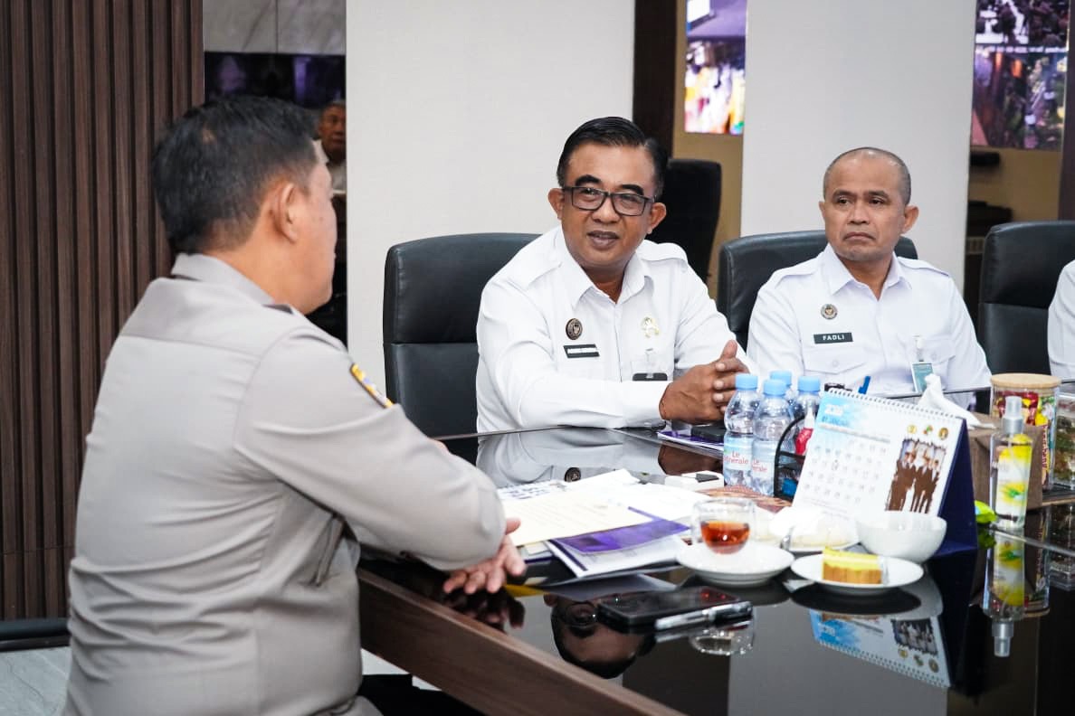 KOLABORASI: Pihak Ditjenpas NTB dan Lapas Kelas IIA Lombok Barat menjalin kerja sama peningkatan keamanaan dengan Polda NTB.