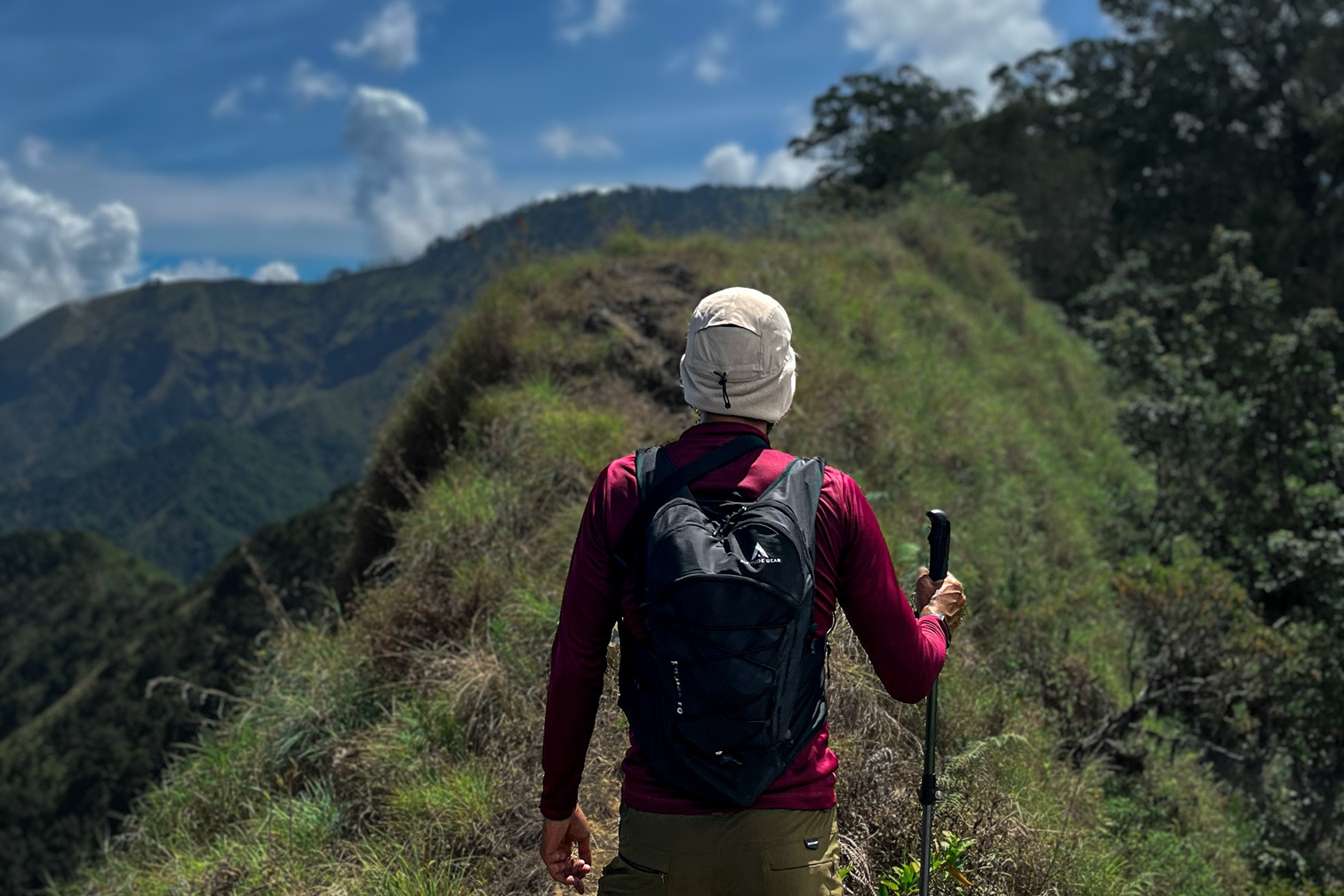 POTENSI EKONOMI: Suasana pendakian di Gunung Rinjani, Lombok Timur. Perputaran uang di lingkar Rinjani tembus Rp 182 miliar di tahun 2025.