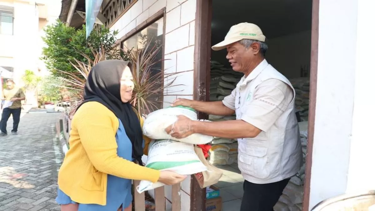 Kpm bpnt 2026 bakal terima 4 bansos tambahan, cek daftar lengkapnya.