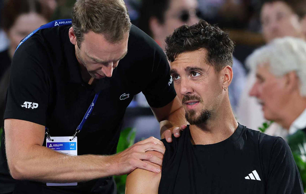 Thanasi Kokkinakis mundur dari tunggal Australian Open karena kondisi fisik, namun masih berharap tampil di nomor ganda di Melbourne Park.