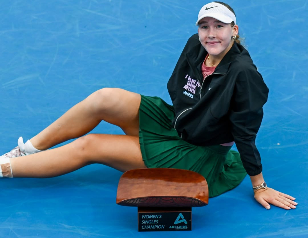 Mirra Andreeva bangkit dramatis di final Adelaide 2026, sapu 12 dari 13 gim terakhir dan raih gelar WTA 500 jelang Australian Open.
