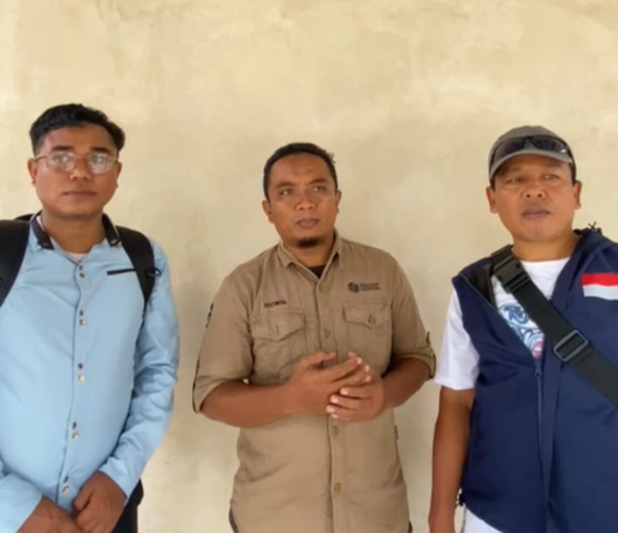 Dari kiri ke kanan, Nurdin, Mustari, dan Herman usai pembentukan forum.