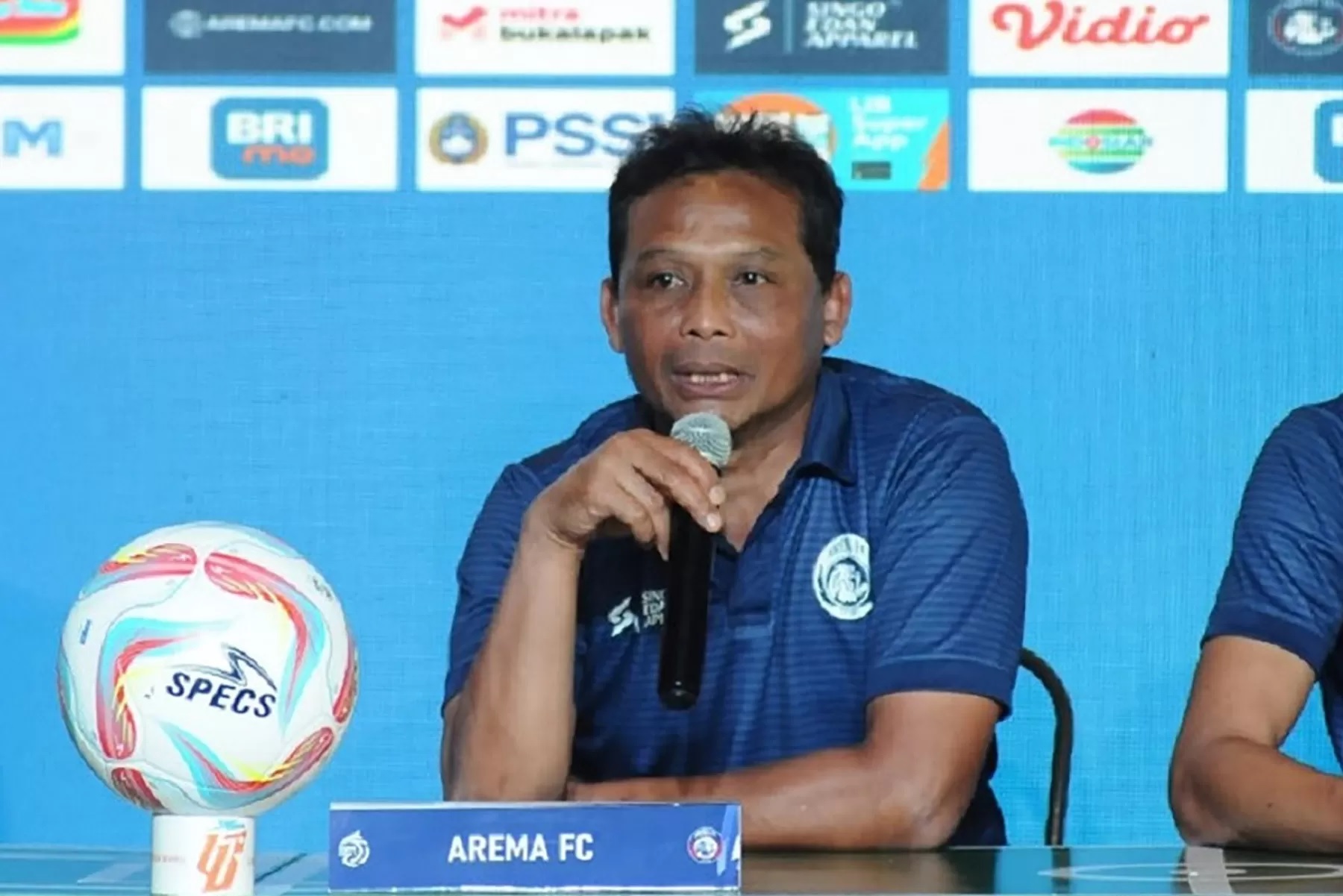 Kuncoro saat jadi caretaker pelatih Arema FC. (I.League / LIB)