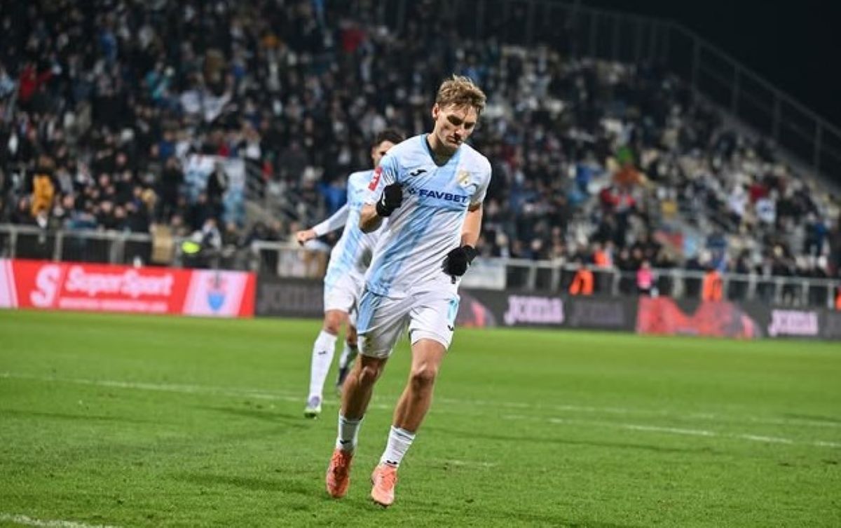 Agen Toni Fruk membantah rumor jika Arsenal akan membeli Toni Fruk.