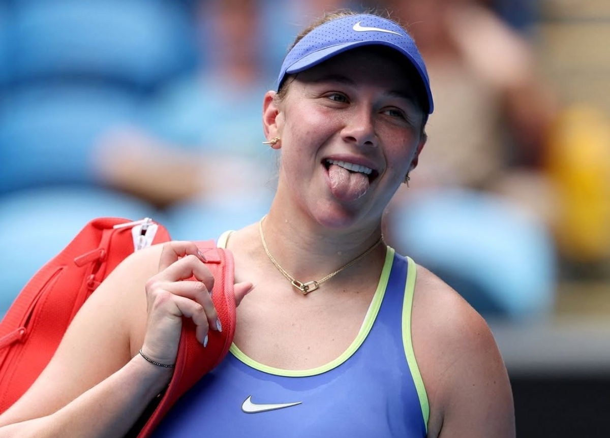Amanda Anisimova dan Jessica Pegula melaju mulus ke babak kedua Australian Open 2026, meneruskan dominasi wakil Amerika Serikat.