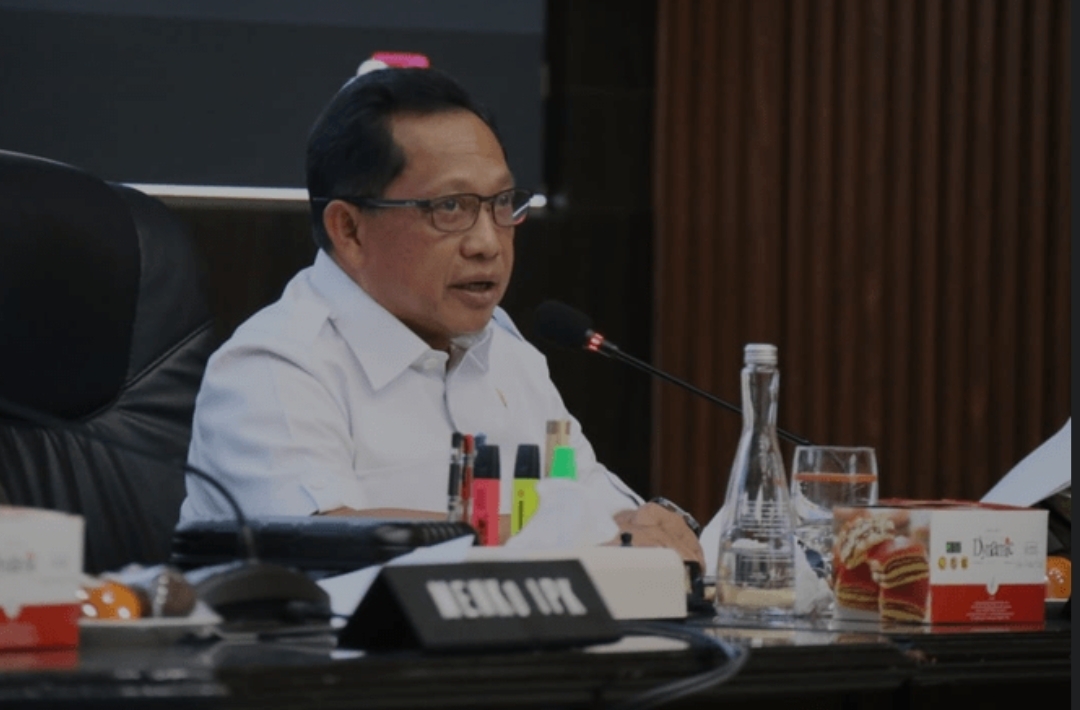 Menteri Dalam Negeri (Mendagri) Muhammad Tito Karnavian selaku Ketua Satgas Percepatan Rehabilitasi dan Rekonstruksi Pascabencana Sumatera.