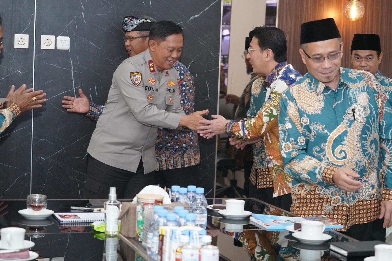 Kapolda NTB Irjen Pol. Edy Murbowo menerima audiensi pengurus FKUB NTB, Selasa (20/1).