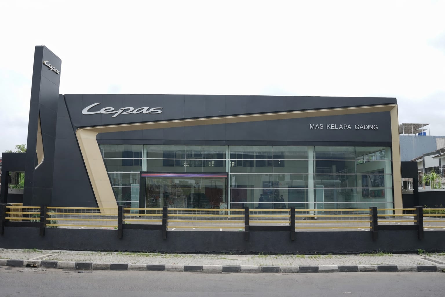 LEPAS Luncurkan Showroom Global Pertamanya di Indonesia, Memperkenalkan Era Baru Pengalaman NEV Premium.