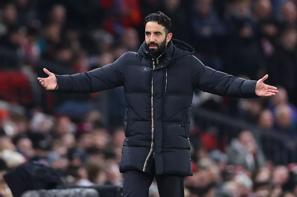 Ruben Amorim disebut siap menggantikan Thomas Frank di Tottenham. Sol Campbell menilai pembicaraan informal sudah mulai terjadi.