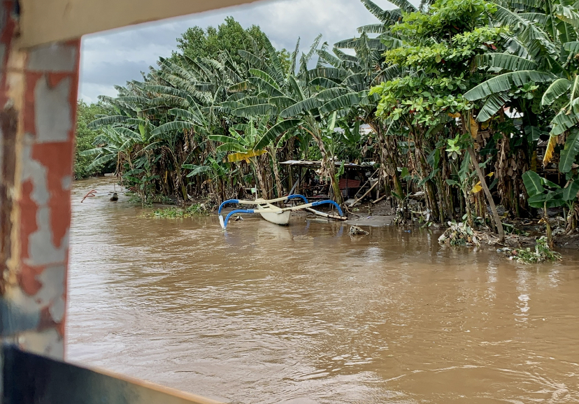 Debit sungai jangkuk yang naik