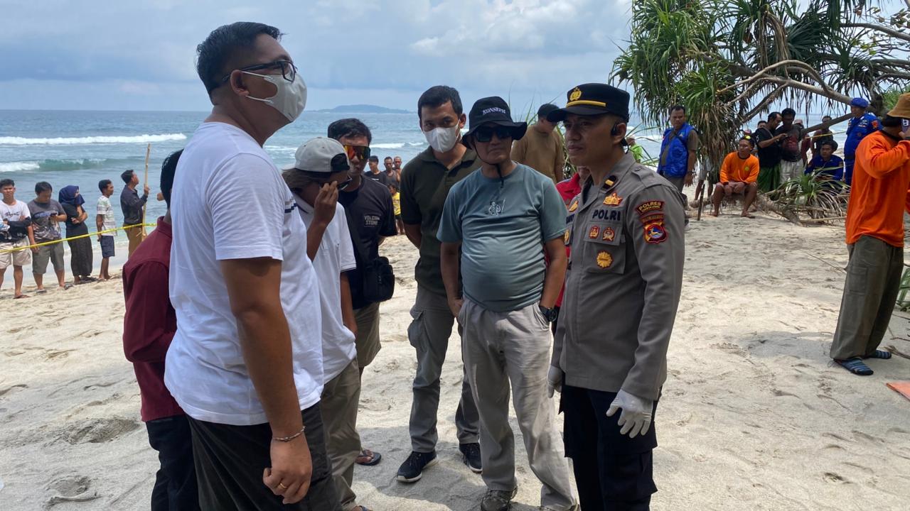 TERUNGKAP: Lokasi penemuan mayat di Pantai Pandangan, Desa Malaka, Kecamatan Pemenang. Polisi memastikan kematiannya tidak berkaitan dengan pidana