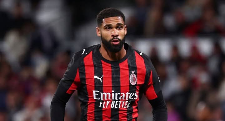 Gelandang box to box AC Milan Ruben Loftus-Cheek.