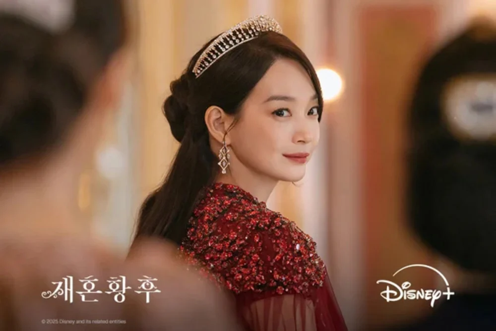 Visual mewah shin min ah  di drakor the remarried empress picu debat panas netizen.