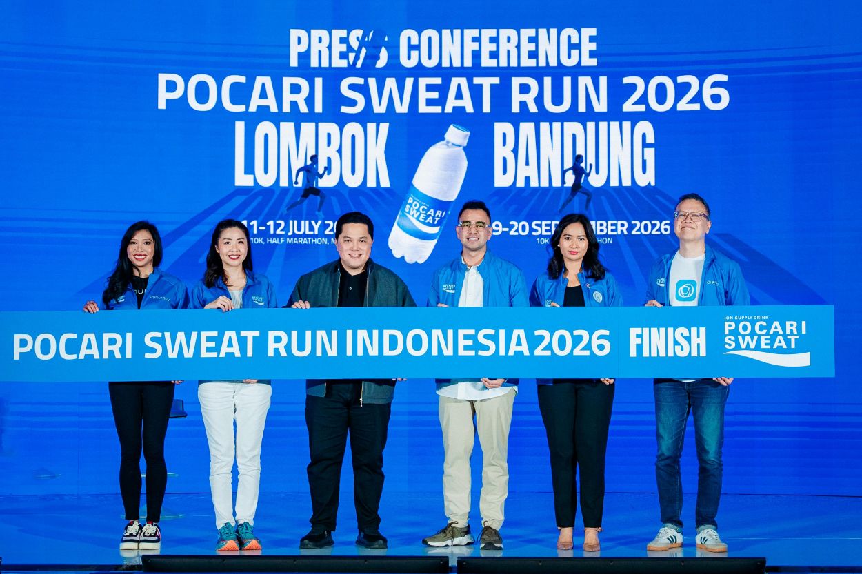 Menpora RI Erick Thohir bersama penyelenggara POCARI SWEAT RUN 2026.