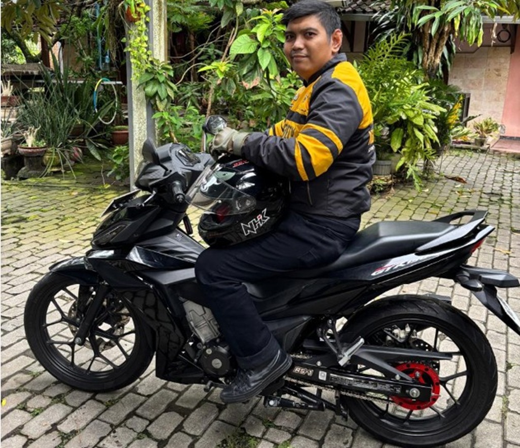 BERKELAS: Hendro dengan Supra GTR-nya.