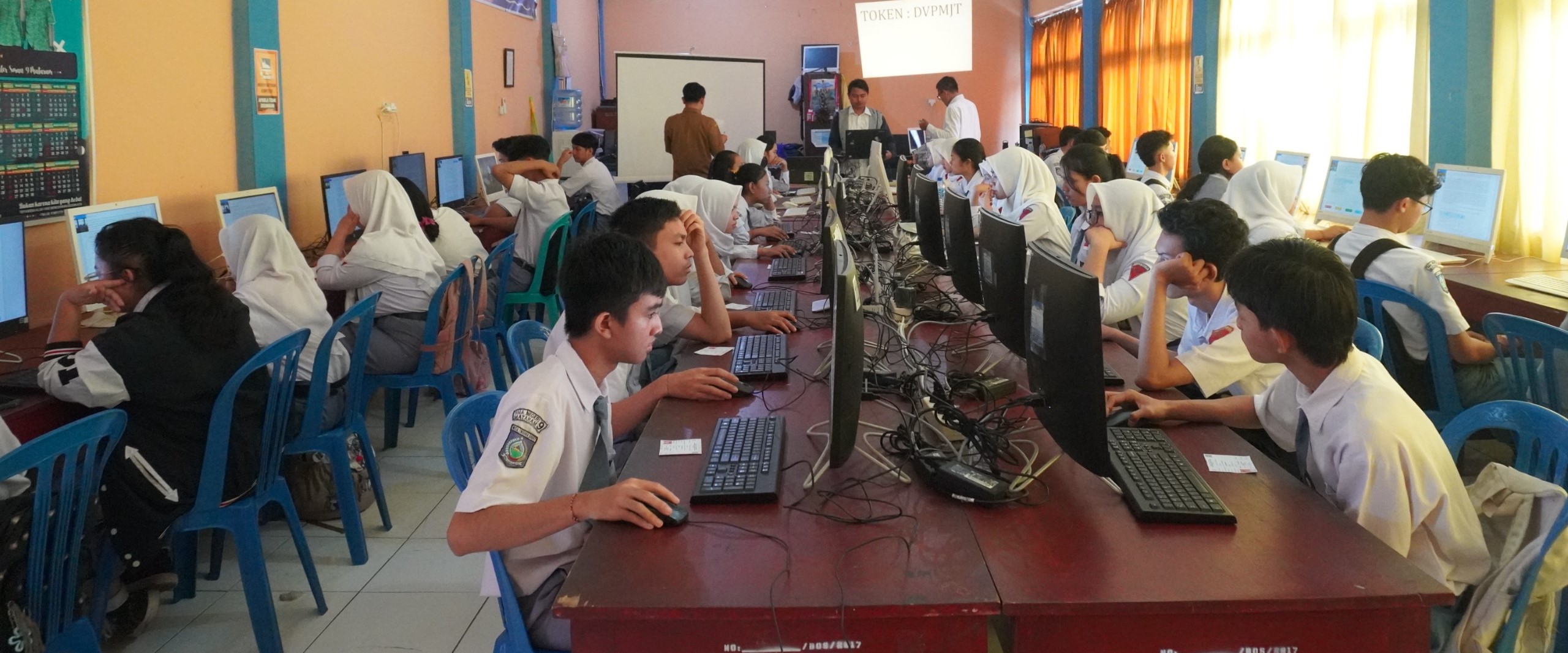 Siswa SMA di Kota Mataram saat mengikuti gladi bersih TKA, tahun lalu.  TKA SMA NTB diprediksi kembali digelar akhir 2026.
