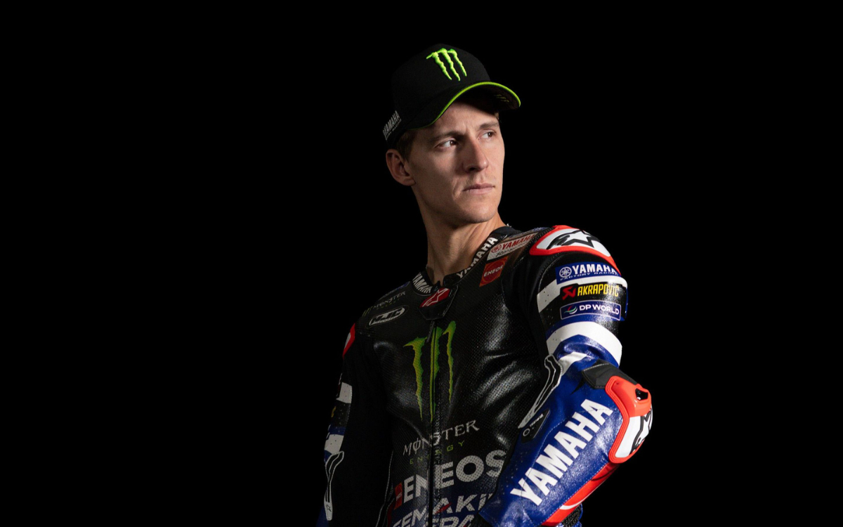 Yamaha resmi pakai mesin V4. Fabio Quartararo siap ubah gaya balap demi memaksimalkan YZR-M1 dan bangkit di MotoGP 2026.