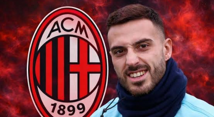 Mario Gila, pemain Lazio yang diminati AC Milan. 